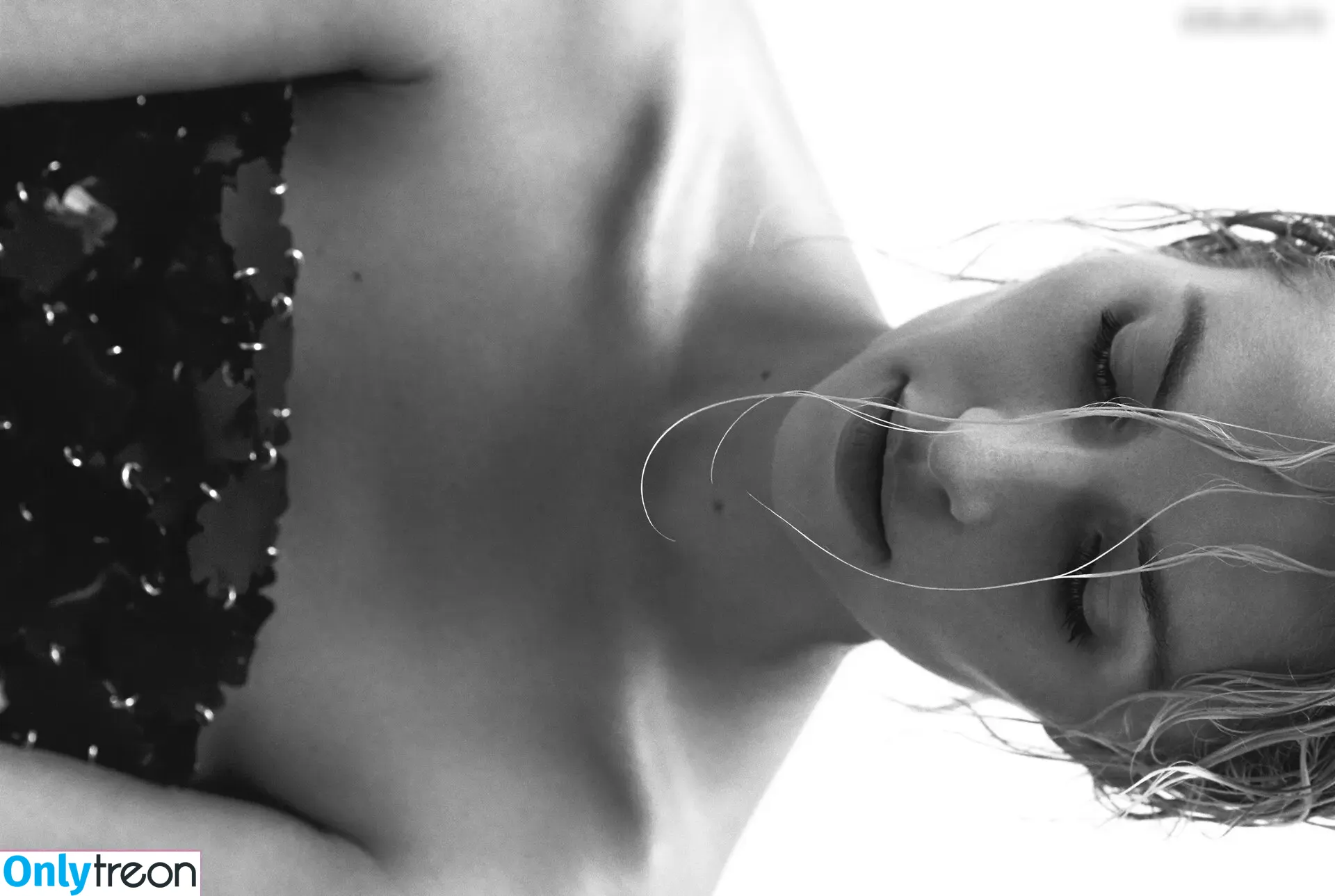 Lena Gercke nude photo #1389 (lenagercke)