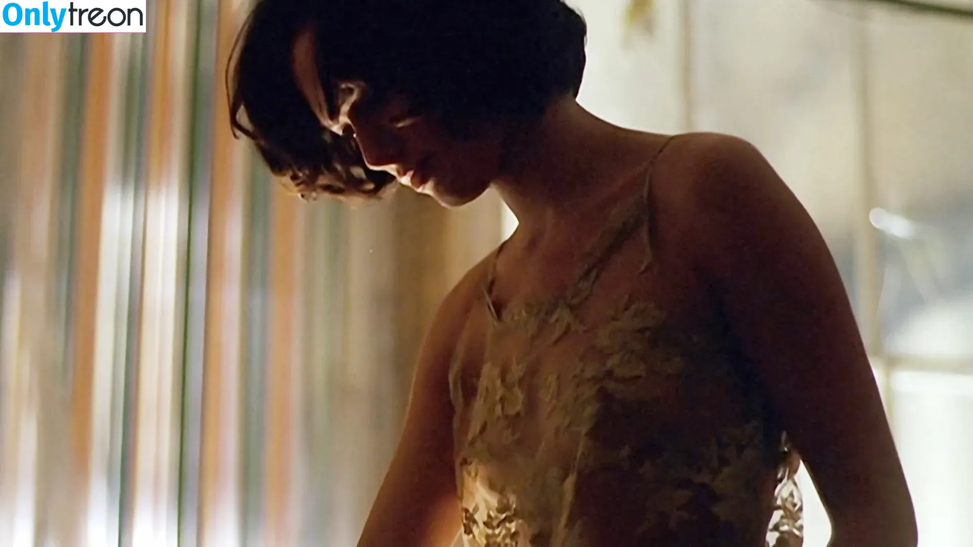 Lena Headey голая photo #0007 (iamlenaheadey)