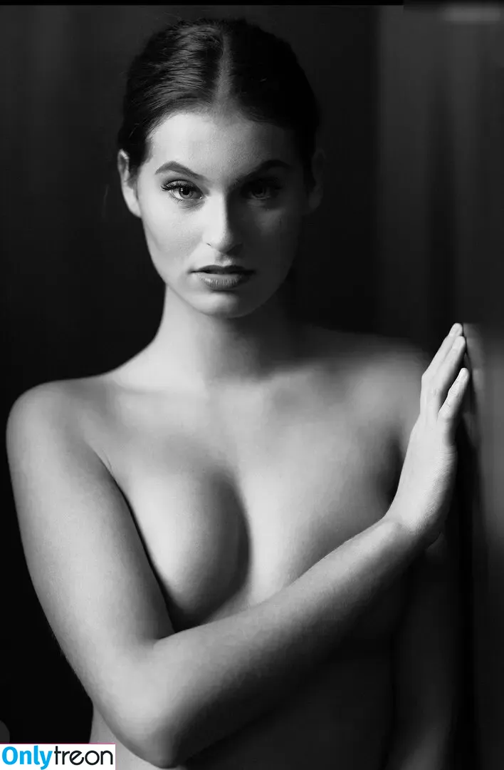 Lena Lischewski голая photo #0005 (lenalischewski)