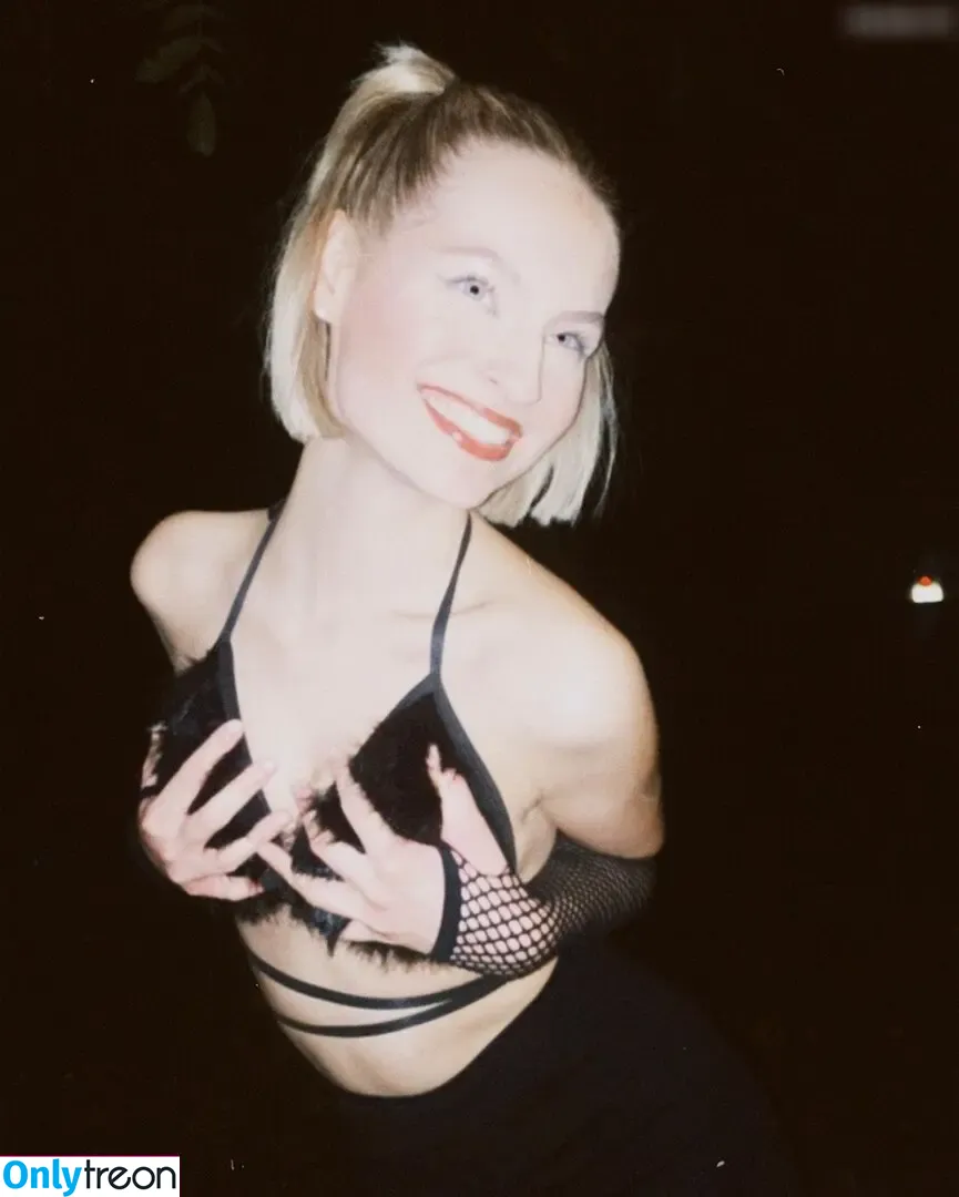 Lena Lischewski голая photo #0020 (lenalischewski)