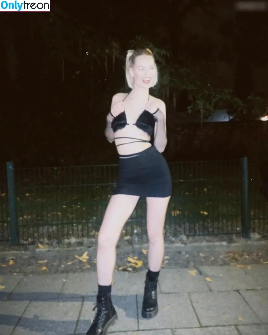 Lena Lischewski голая photo #0021 (lenalischewski)