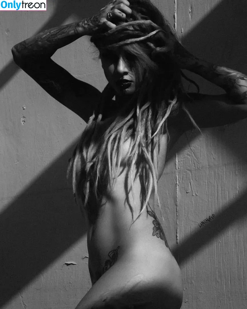Lena Scissorhands nude photo #0001 (Lena Scissorhands)