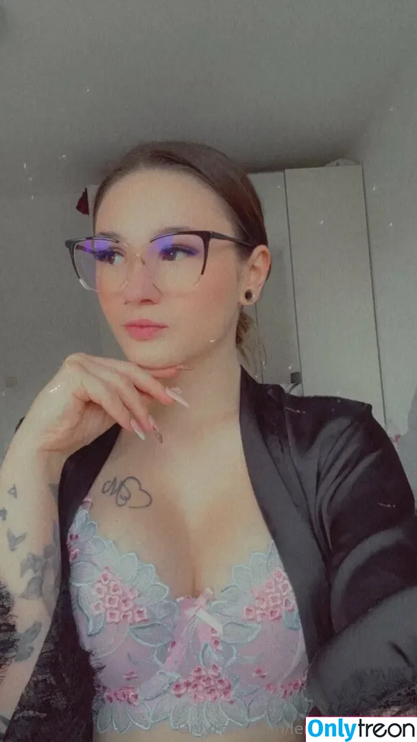 lena-sophieoffi2 голая photo #0059 (lenasophie_offi_)