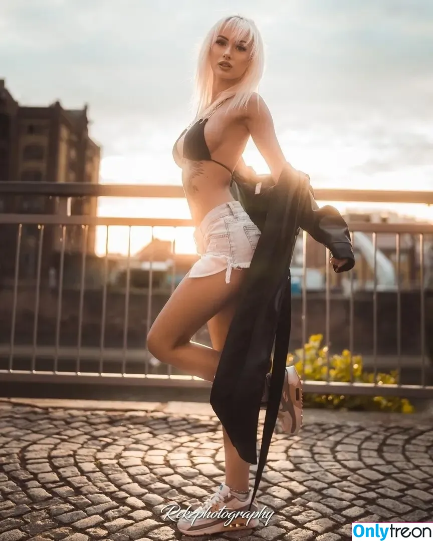 lenaxfz nude photo #0005 (lenaxfz)
