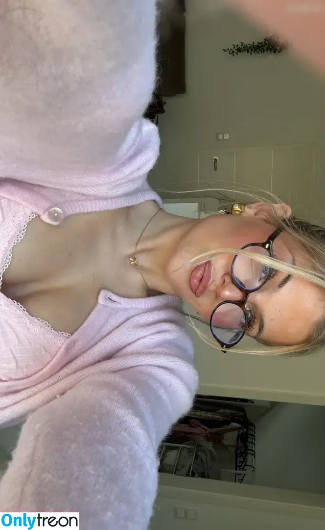 Leni Pieckenhagen nude photo #0112 (Leni.pie)