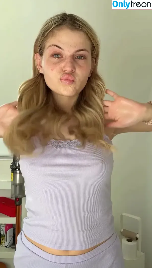 Leni Pieckenhagen nude photo #0113 (Leni.pie)