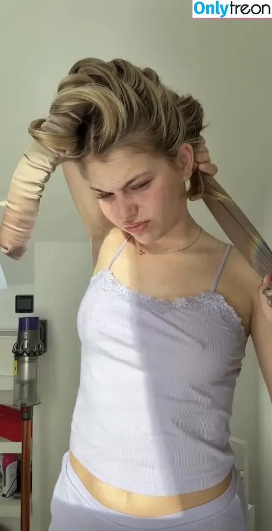 Leni Pieckenhagen nude photo #0114 (Leni.pie)