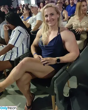 Lenka Ferenčuková / Lenka Ferencukova / bicepsgoddess / lenkaferencukova nude photo #0023