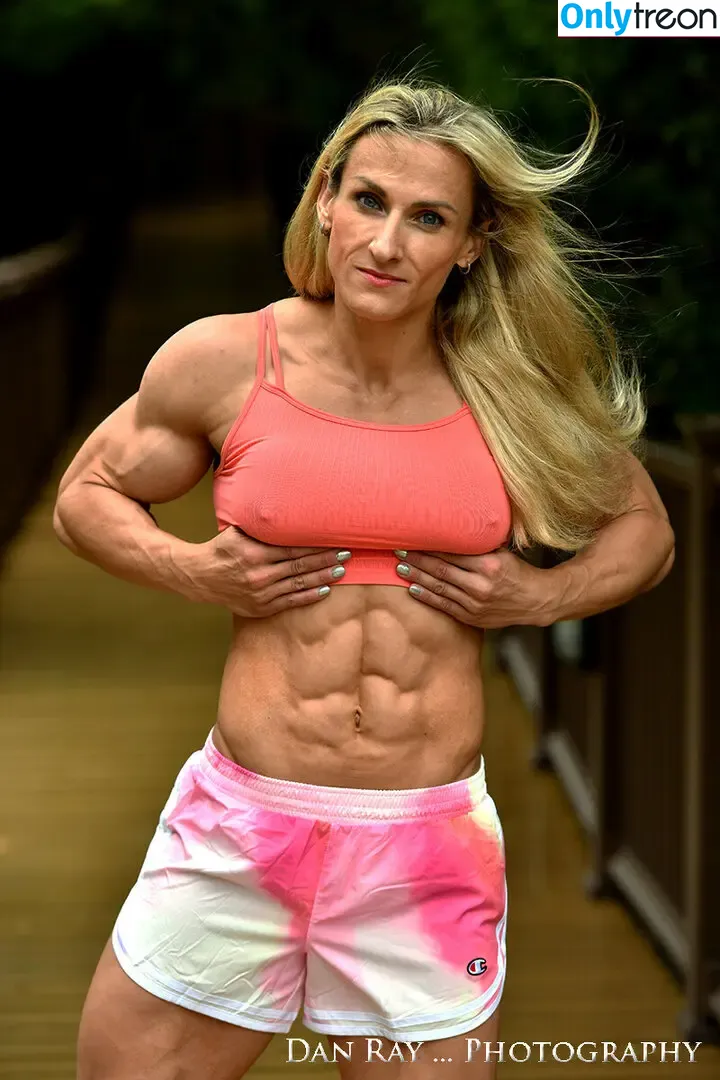 Lenka Ferenčuková nude photo #0001 (Lenka Ferencukova / bicepsgoddess / lenkaferencukova)