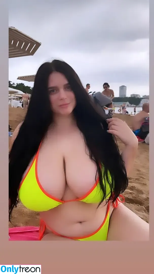 Lenochka nude photo #0072 (Elena Savchenko / lenochka___90)