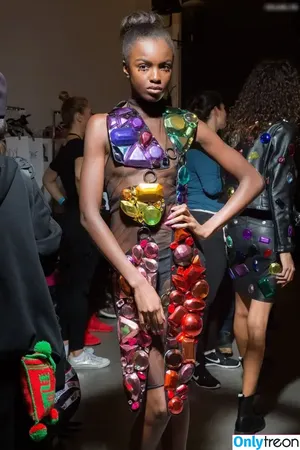 Leomie Anderson / leomieanderson nude photo #0006