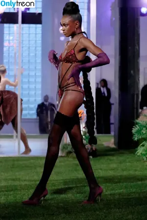 Leomie Anderson / leomieanderson nude photo #0053