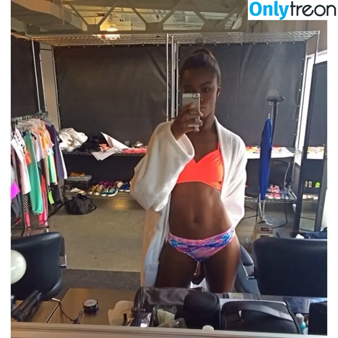 Leomie Anderson голая photo #0112 (leomieanderson)
