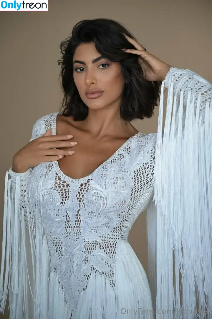 leonayla nude photo #0061 (leonaylamessy)