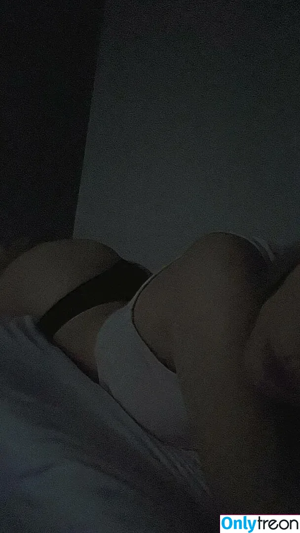 leonesan nude photo #0014 (leonesanl / yinyleon)