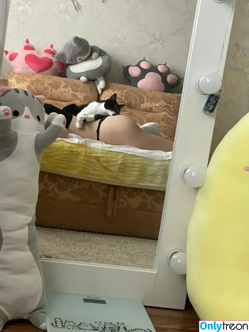 leonesan nude photo #0024 (leonesanl / yinyleon)