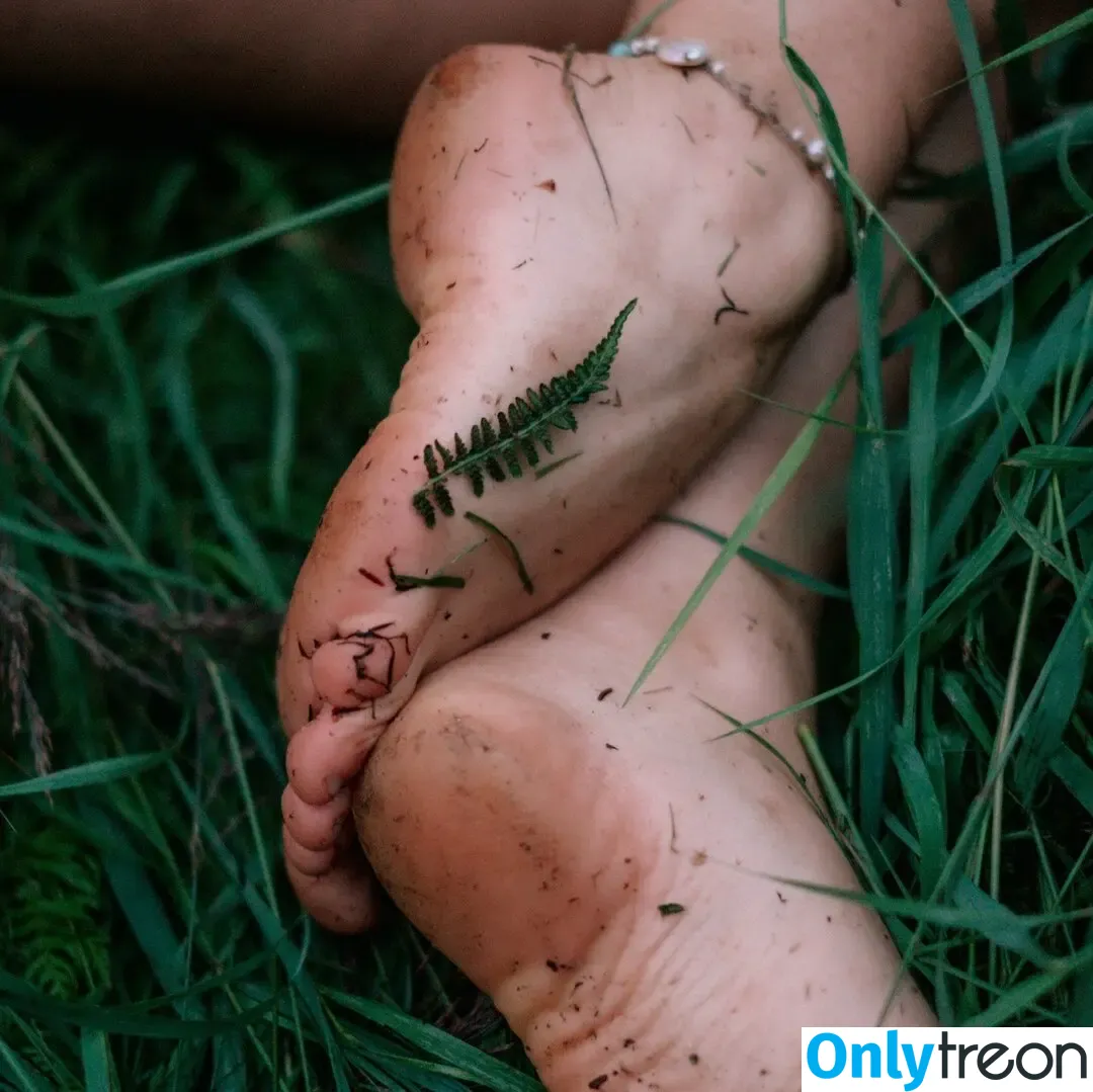 Leonie Buchegger nude photo #0053 (leonie.feliciaa)