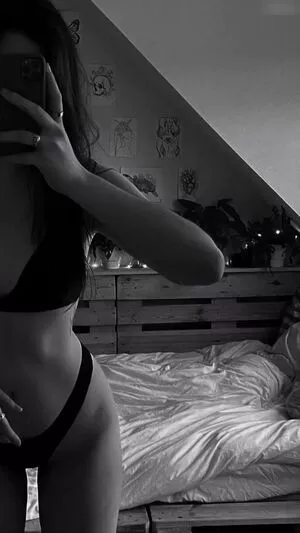 Leonie Busse / leonie__busse фото голая #0104