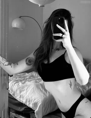 Leonie Busse / leonie__busse фото голая #0174