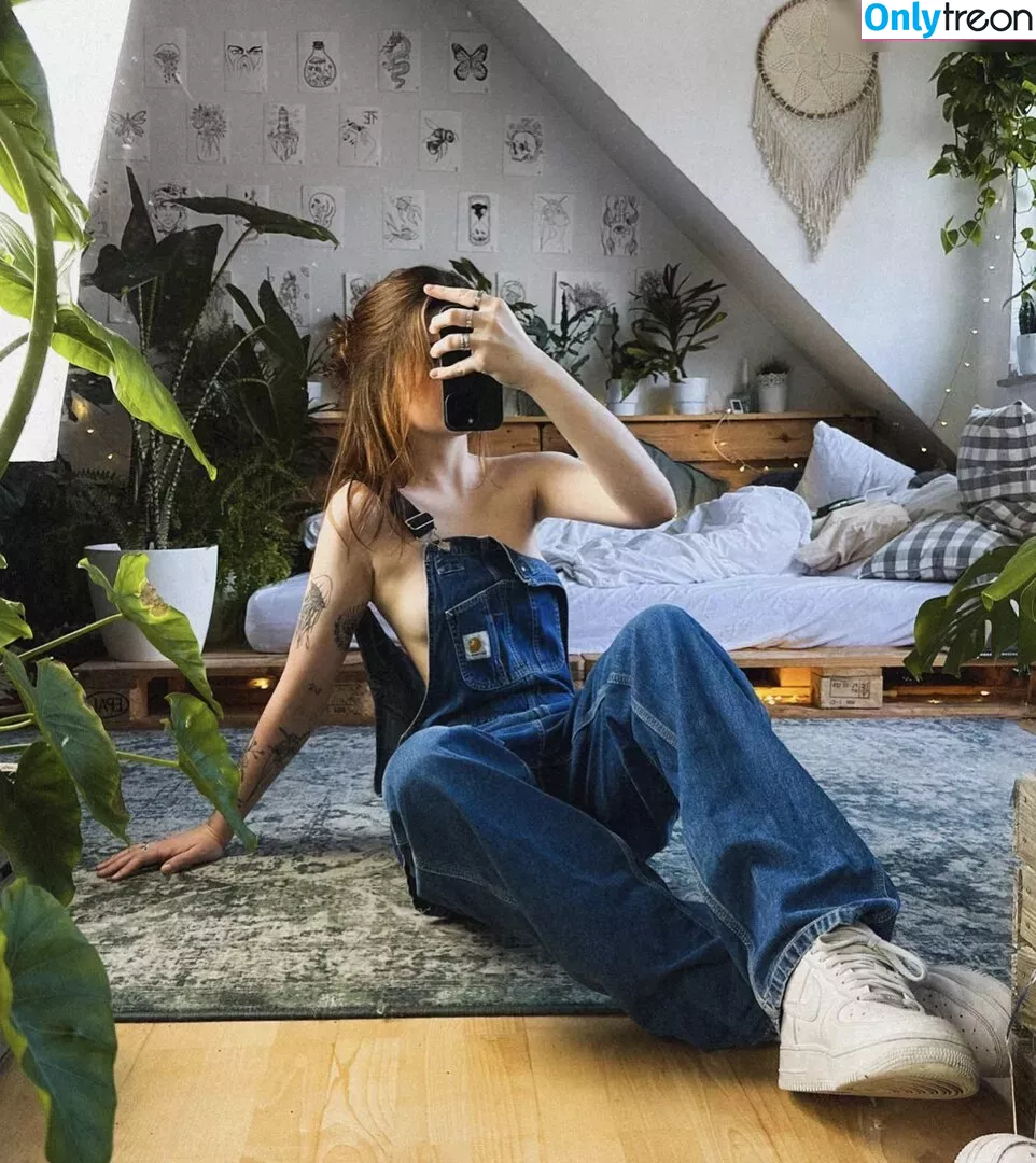 Leonie Busse голая photo #0049 (leonie__busse)
