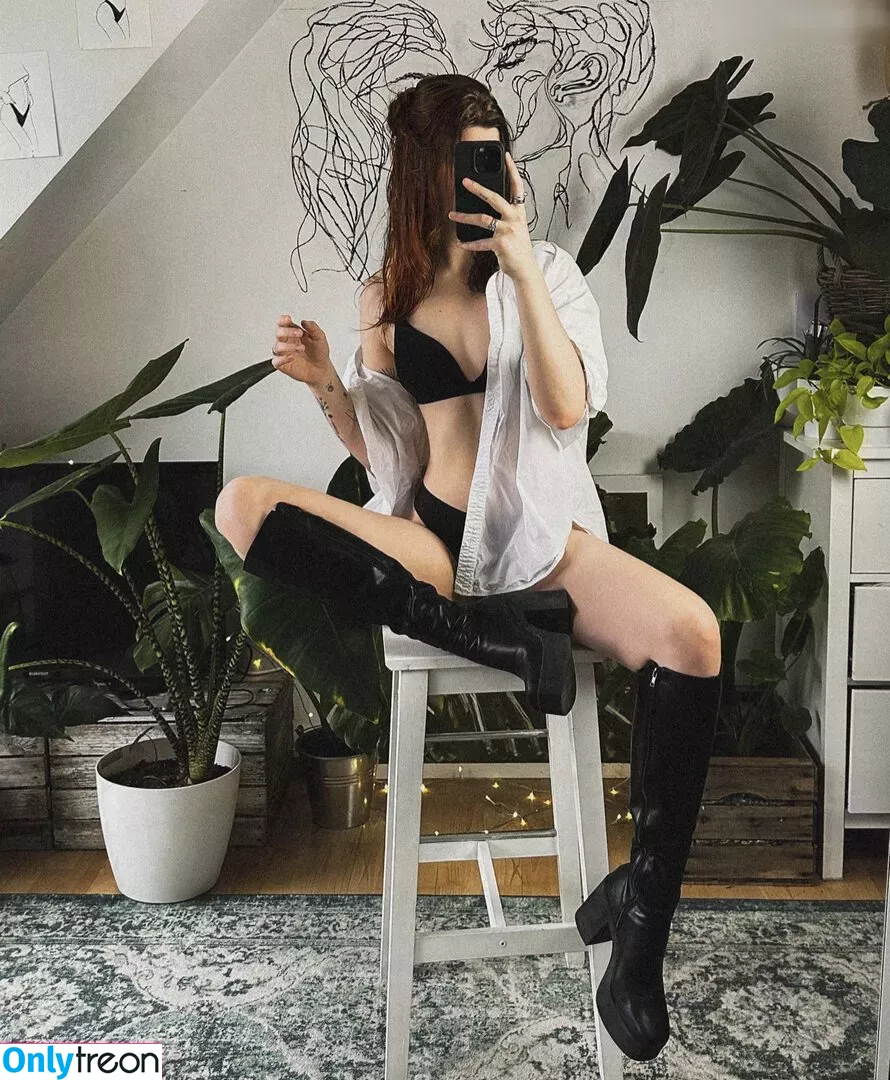 Leonie Busse голая photo #0050 (leonie__busse)