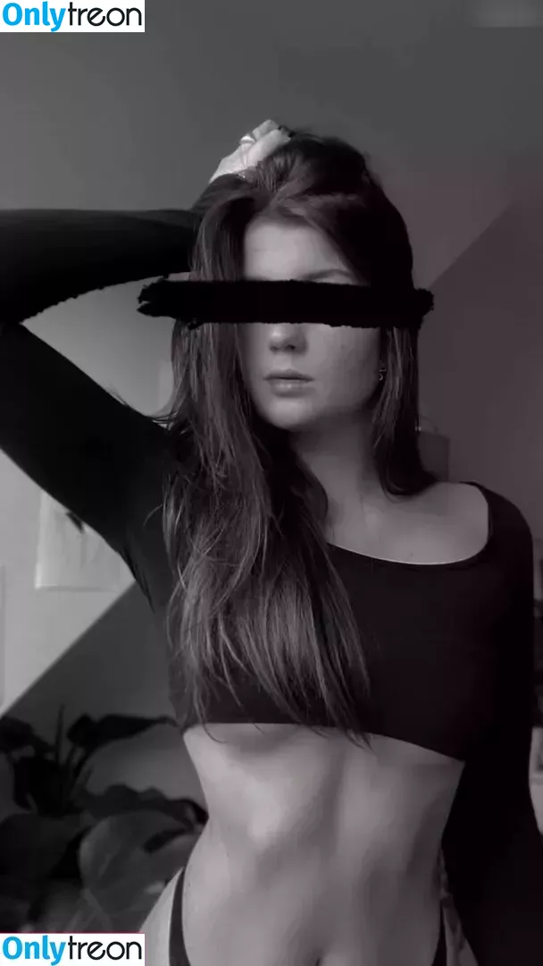 Leonie Busse голая photo #0107 (leonie__busse)