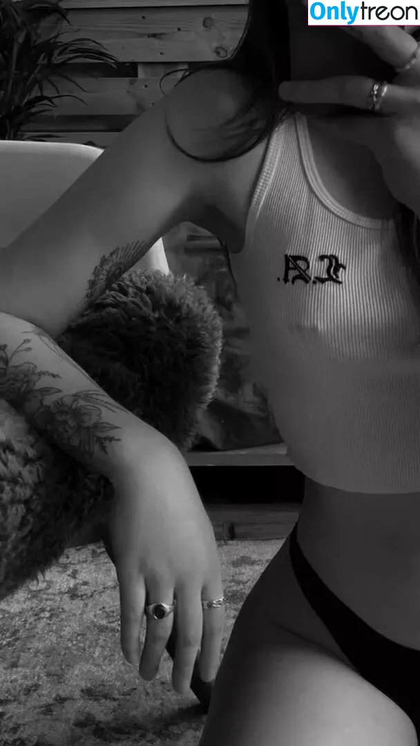 Leonie Busse голая photo #0115 (leonie__busse)