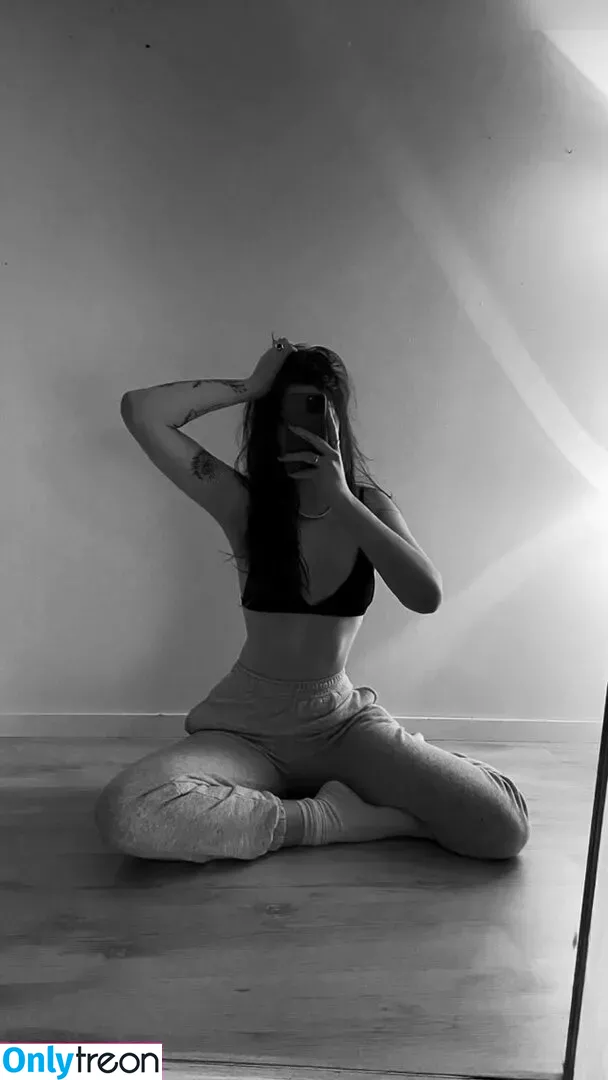 Leonie Busse голая photo #0117 (leonie__busse)