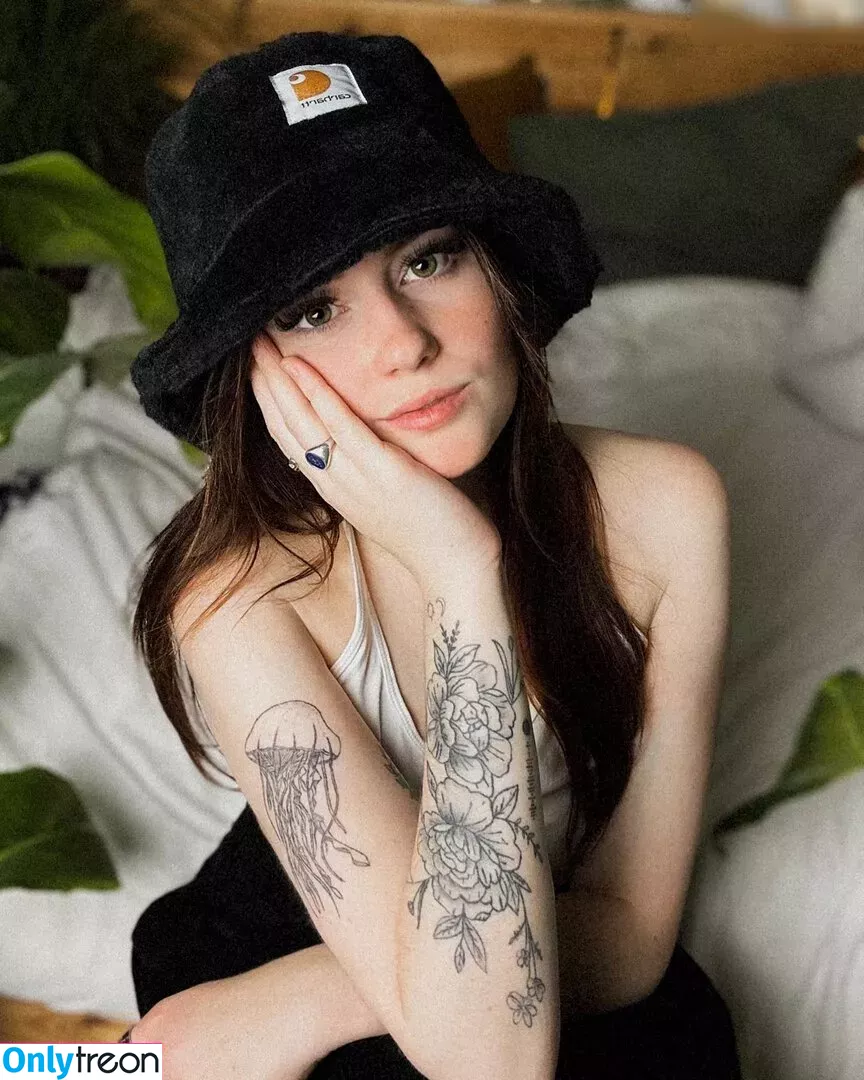 Leonie Busse голая photo #0133 (leonie__busse)