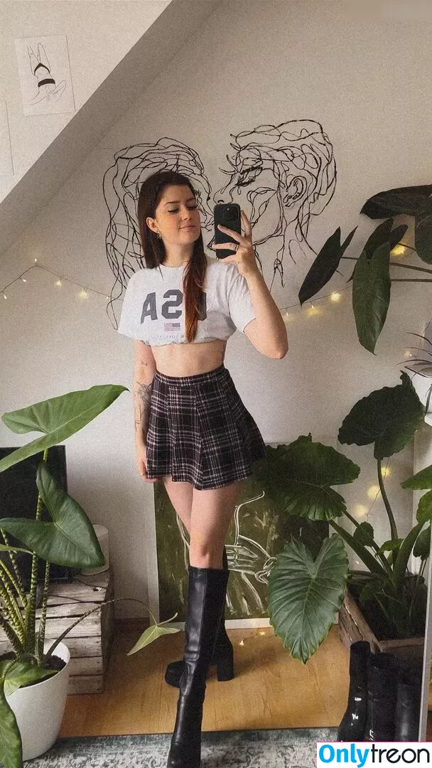Leonie Busse голая photo #0142 (leonie__busse)
