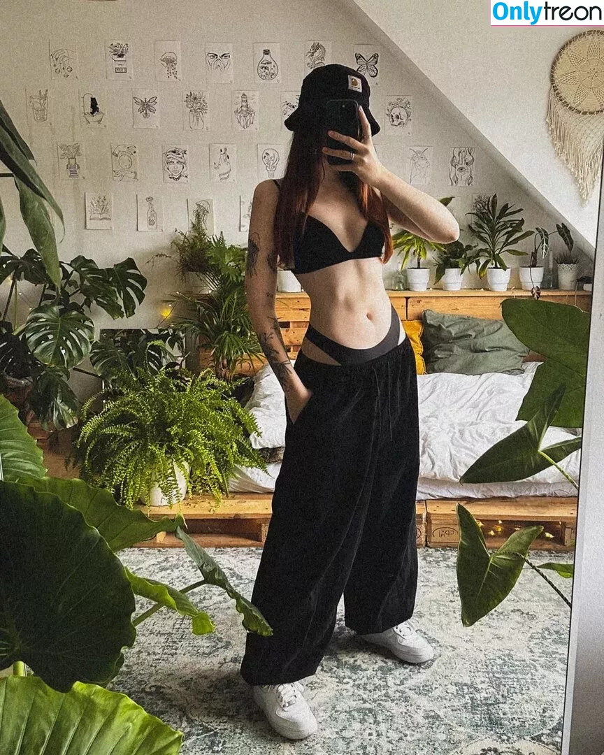 Leonie Busse голая photo #0143 (leonie__busse)