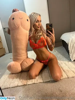 leoniemcsorleyx / leonie_mcsorley nude photo #0017