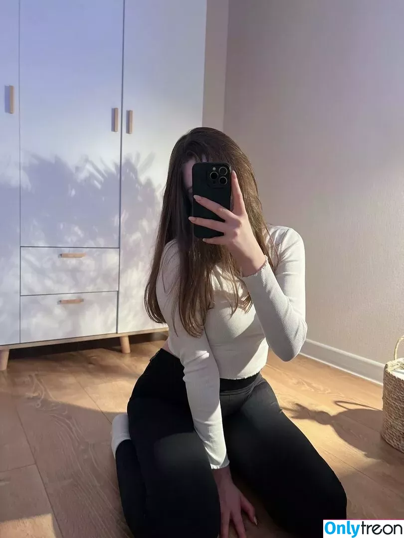 Lepreconnn nude photo #0128 (lissavin / lisssssikkkk)