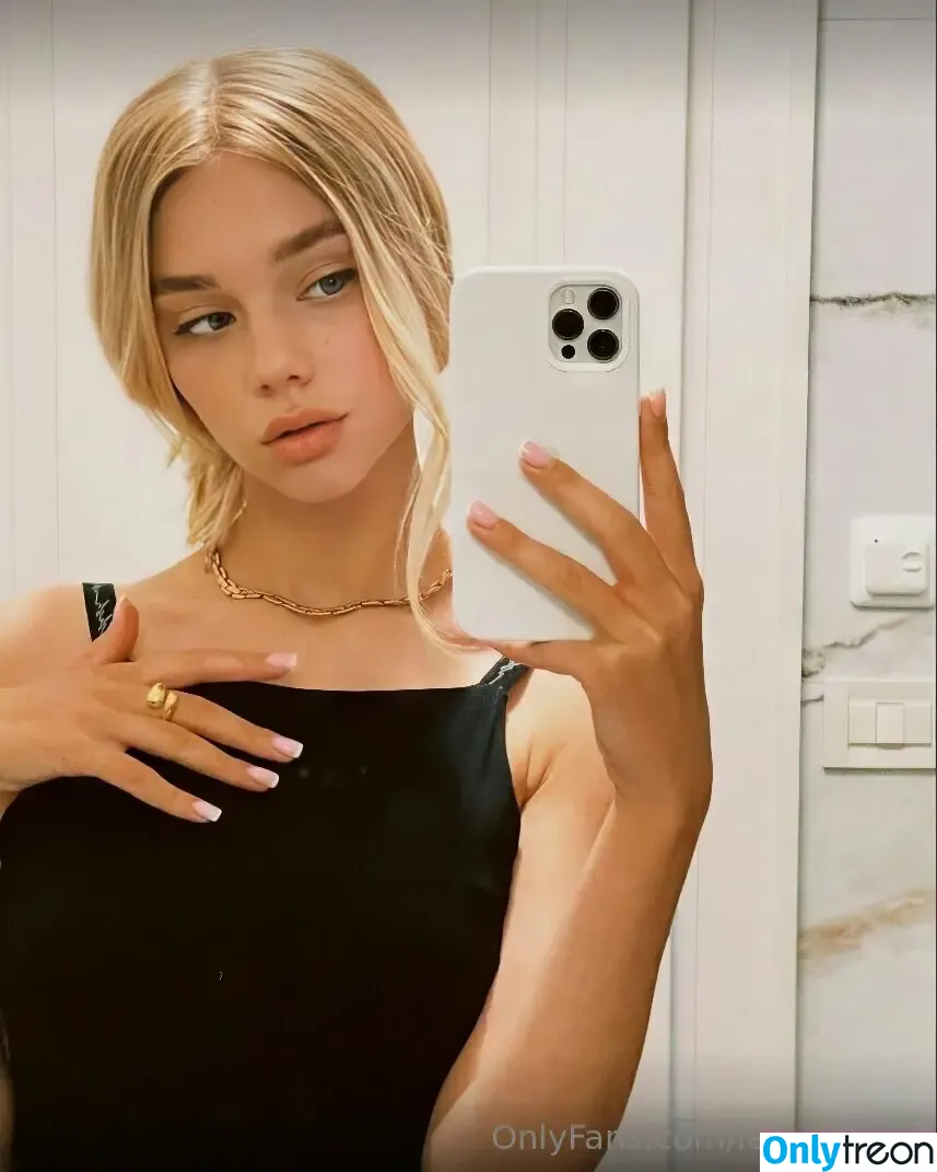 lera_skyies голая photo #0006 (lera_skyies)