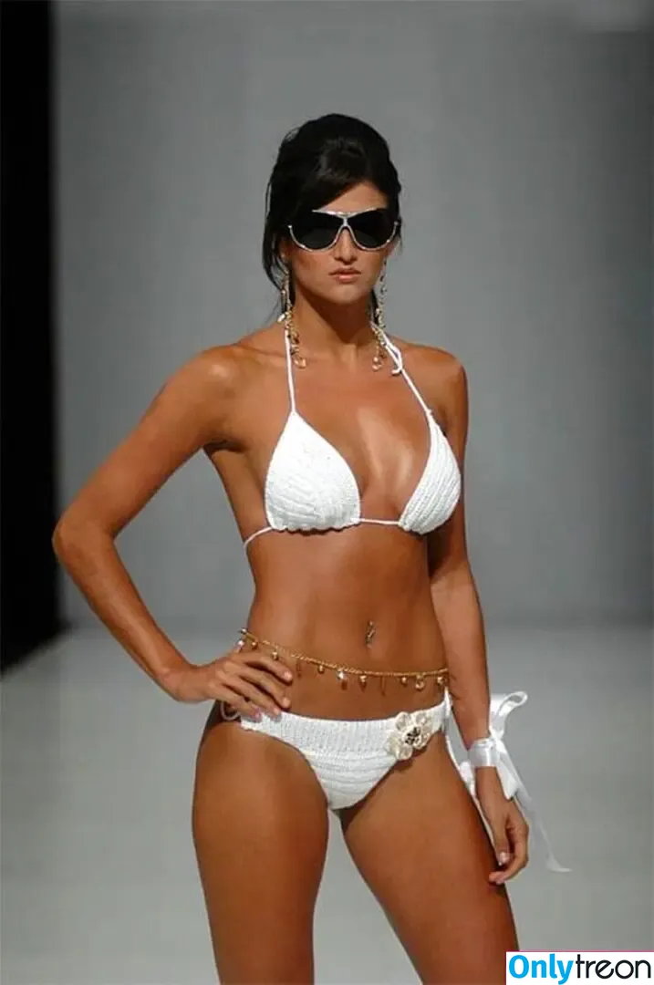 Leryn Franco голая photo #0006 (lerynfranco1)