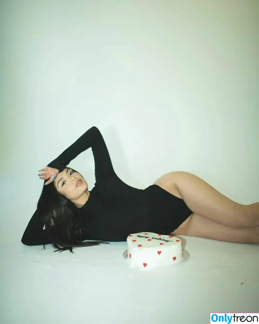 leshlieguerrero nude photo #0030 (leshlieguerrero)