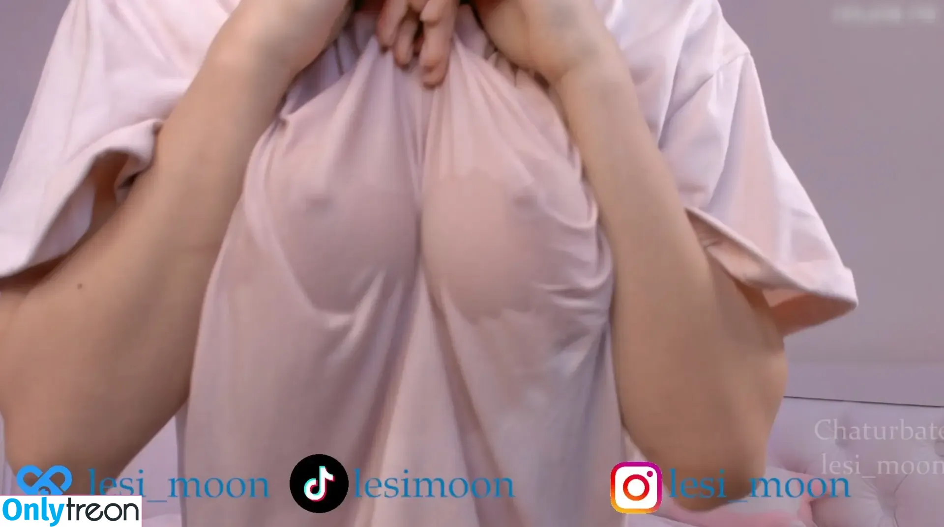 Lesi_Moon nude photo #0077 (lesliemoon01)