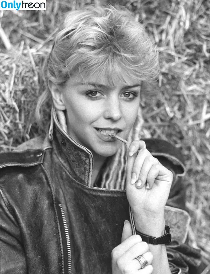 Leslie Ash голая photo #0013 (leslieash_)