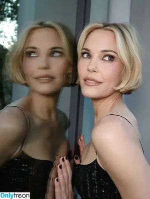 Leslie Bibb / mslesliebibb nude photo #0109