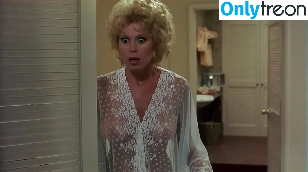 Leslie Easterbrook nude photo #0031 (beautiful.lesliee)