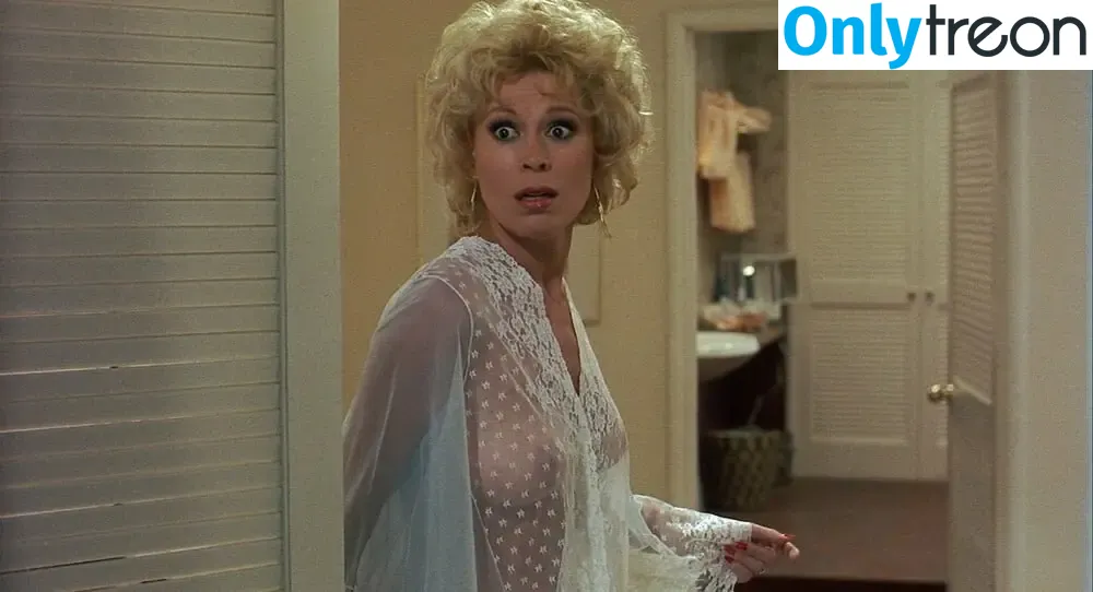 Leslie Easterbrook nude photo #0043 (beautiful.lesliee)