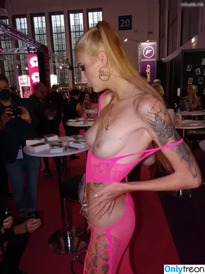  nude photo #0008