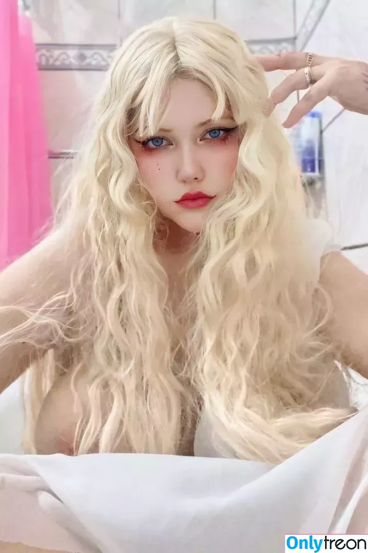Letícia Shirayuki nude photo #0165 (leticiashirayuki)