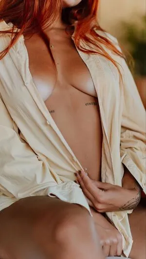Leticia Castro / Castrollet / DEZOITOU / leticiacastroficial / thayscastro фото голая #0199