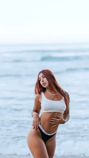 Leticia Castro / Castrollet / DEZOITOU / leticiacastroficial / thayscastro фото голая #0205