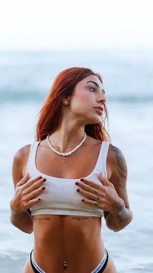 Leticia Castro / Castrollet / DEZOITOU / leticiacastroficial / thayscastro фото голая #0206