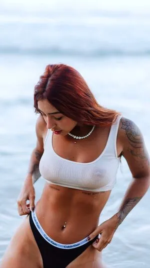 Leticia Castro / Castrollet / DEZOITOU / leticiacastroficial / thayscastro фото голая #0208