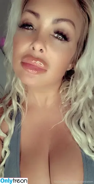 levibabestation / Jema Gilsenan / princess Levi фото голая #0339