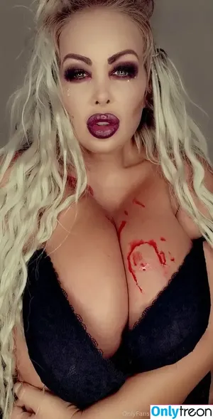 levibabestation / Jema Gilsenan / princess Levi фото голая #0356