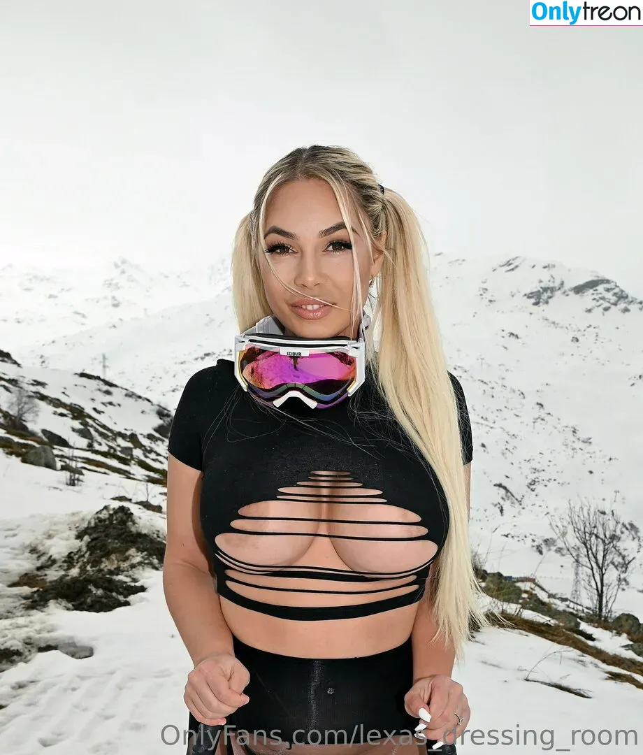 lexas_dressing_room nude photo #0024 (lexas_dressing_room)